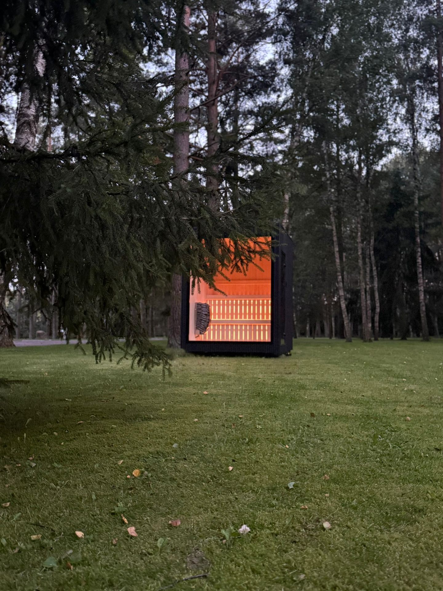 Jonas S compact barrel sauna in ebony finish | Signature Garden Rooms