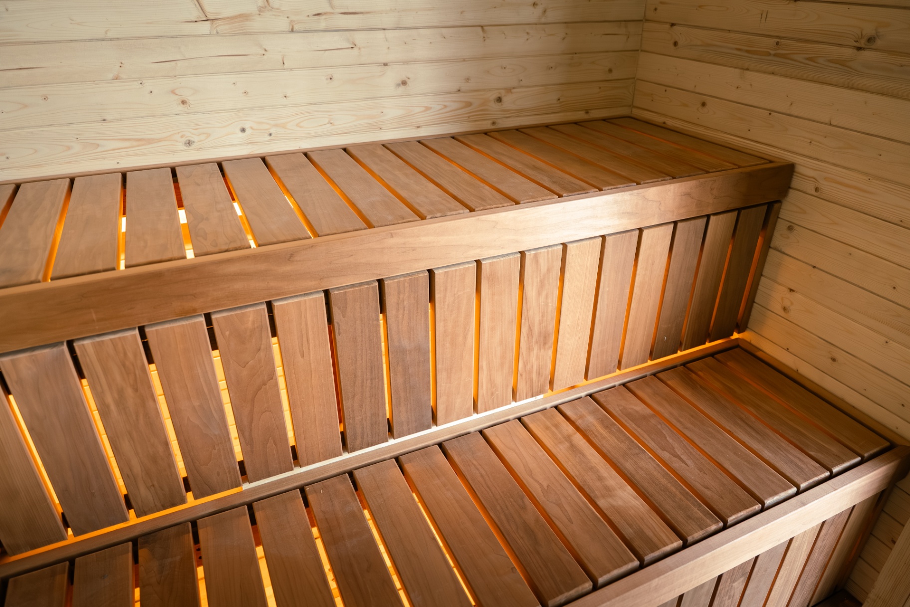 Tauras Modular Air sauna paired with Aiste Grand hot tub | Signature Garden Rooms