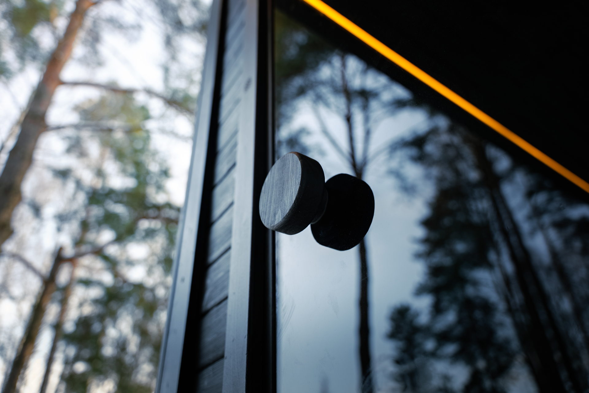 Tauras Modular Air sauna paired with Aiste Grand hot tub | Signature Garden Rooms