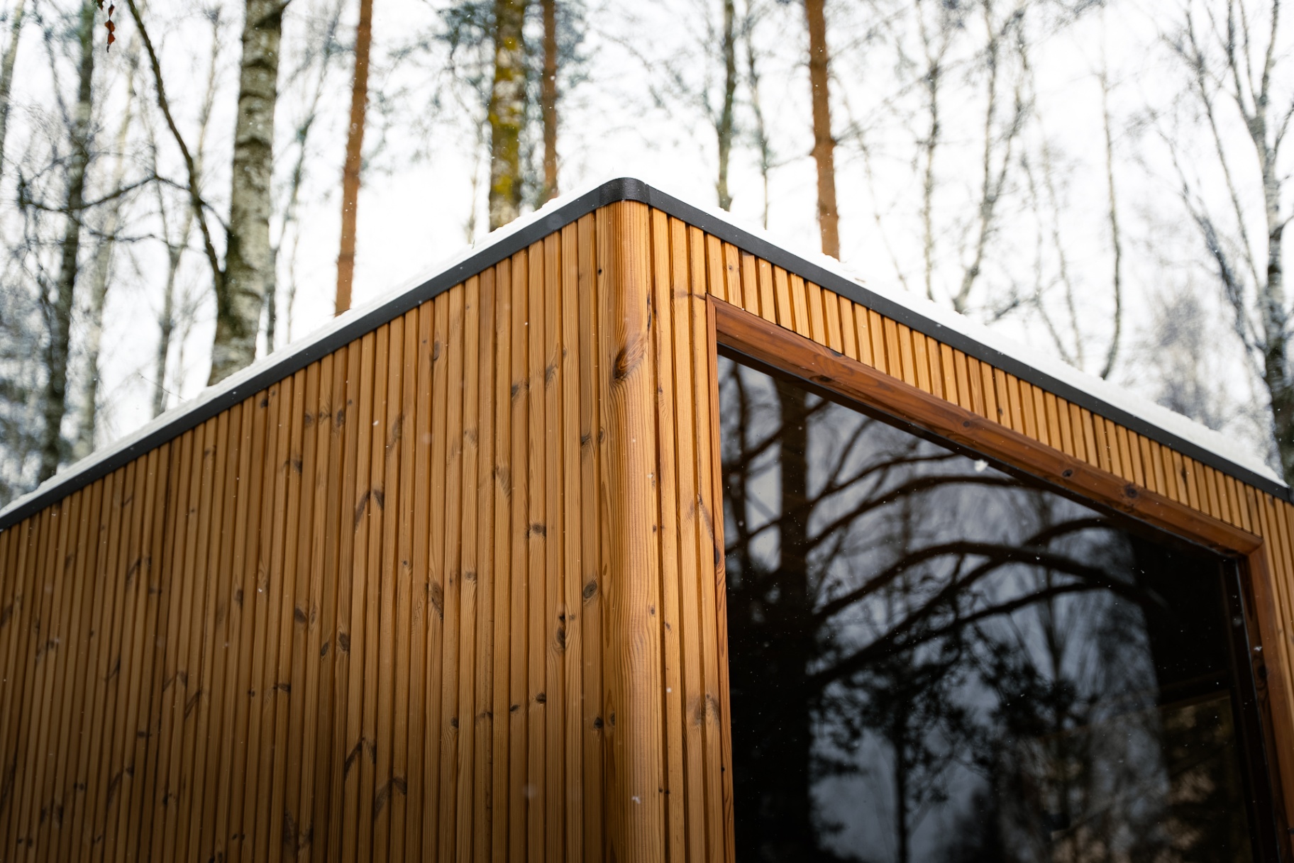 Jonas teak barrel sauna in Scottish winter | Signature Garden Rooms