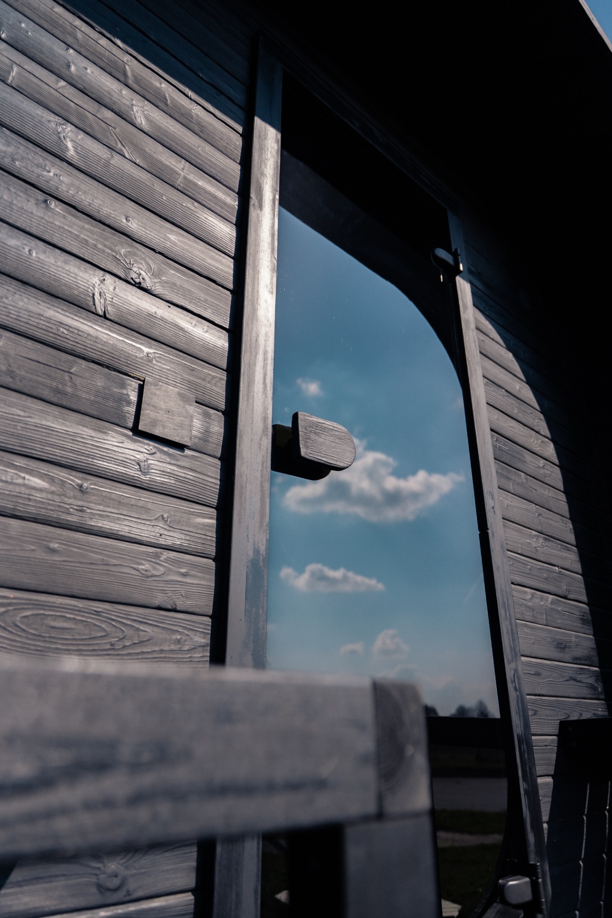 Ula L curved-corner cube sauna in ebony charred finish | Signature Garden Rooms Scotland