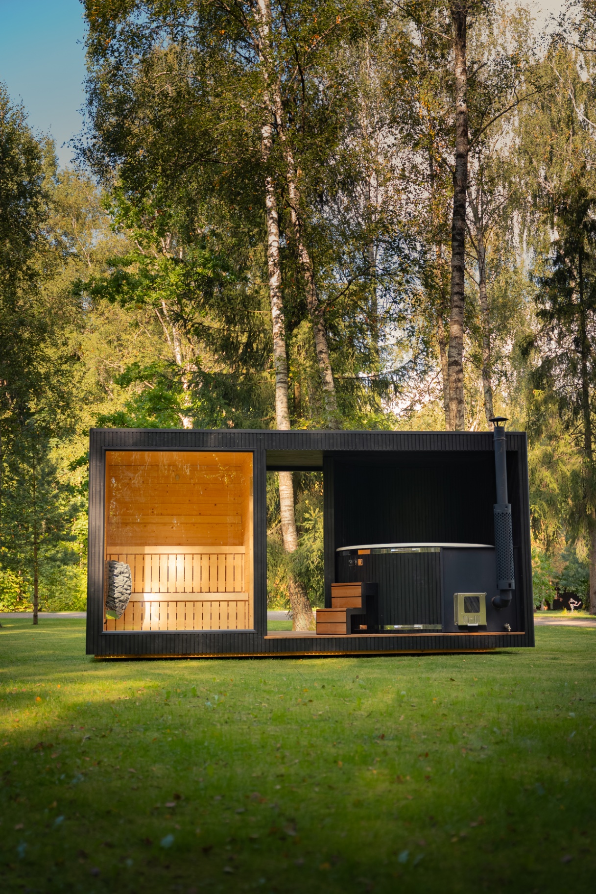 Tauras Grand ebony modular sauna | Signature Garden Rooms installation