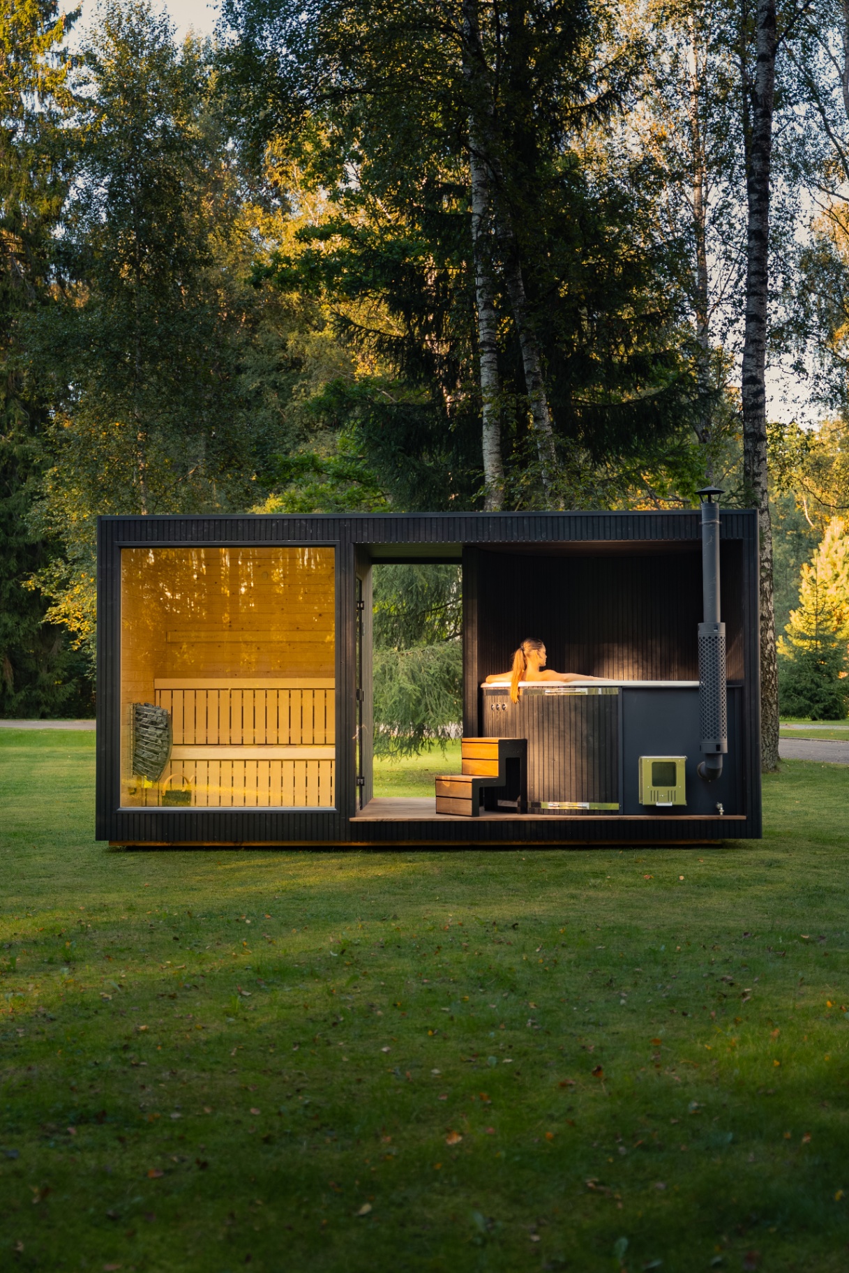 Tauras Grand ebony modular sauna | Signature Garden Rooms installation