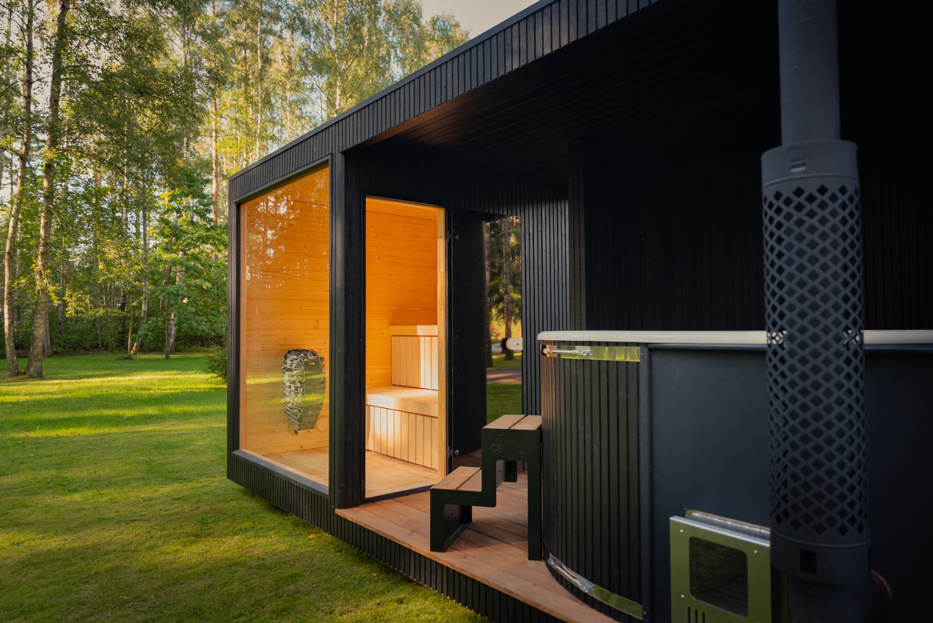 Tauras Grand ebony modular sauna | Signature Garden Rooms installation
